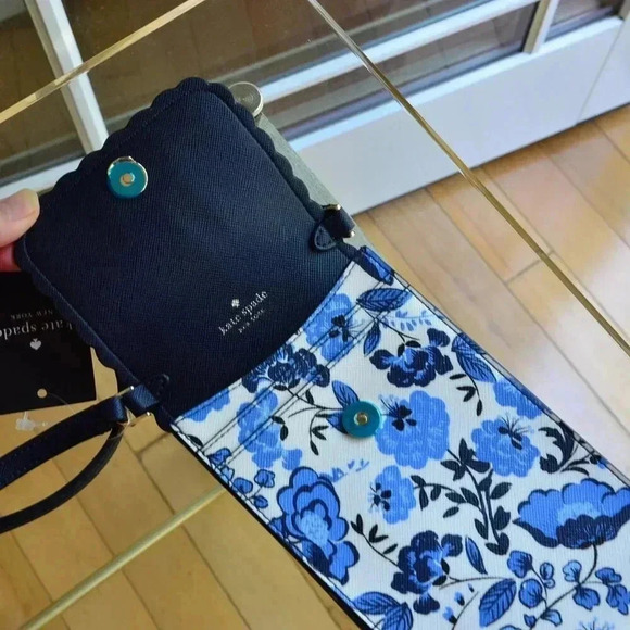 Kate Spade KH774 Madison Vase Floral North South Crossbody - Picture 8 of 9